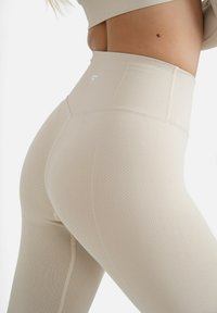 SQUATPROOF RETAINED SEAMLESS HIGH WAIST  - Tajice - beige