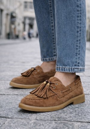Derimod, Bootsschuh - light brown