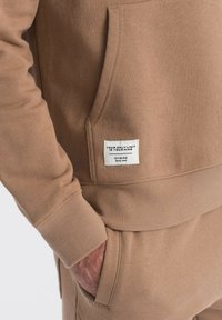 Ombre SET OF KANGAROO  - Chándal - coffee