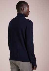 pure cashmere MEN TURTLE NECK SWEATER - Pulóver - dark navy