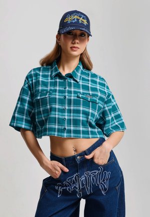 Ed Hardy, WOMENS BLACK ROSES CROPPED CAMP SHIRT - Hemdbluse - teal