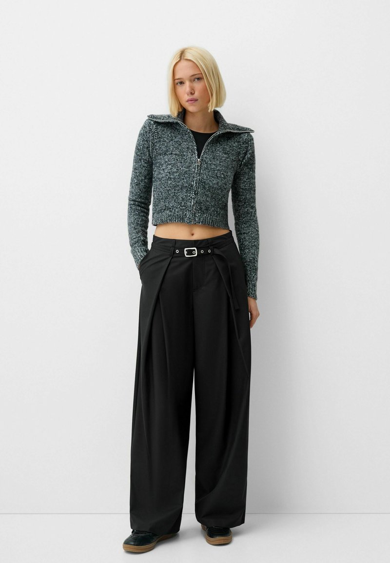 Bershka Broek zwart Bershka Broek zwart