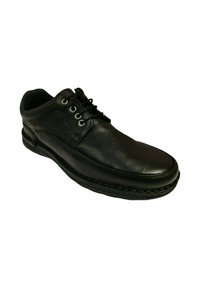 Zapato de cuero negro con puntera redonda, diseño de cordones y cuello acolchado. Presenta un exterior texturizado y una suela cosida para mayor durabilidad.