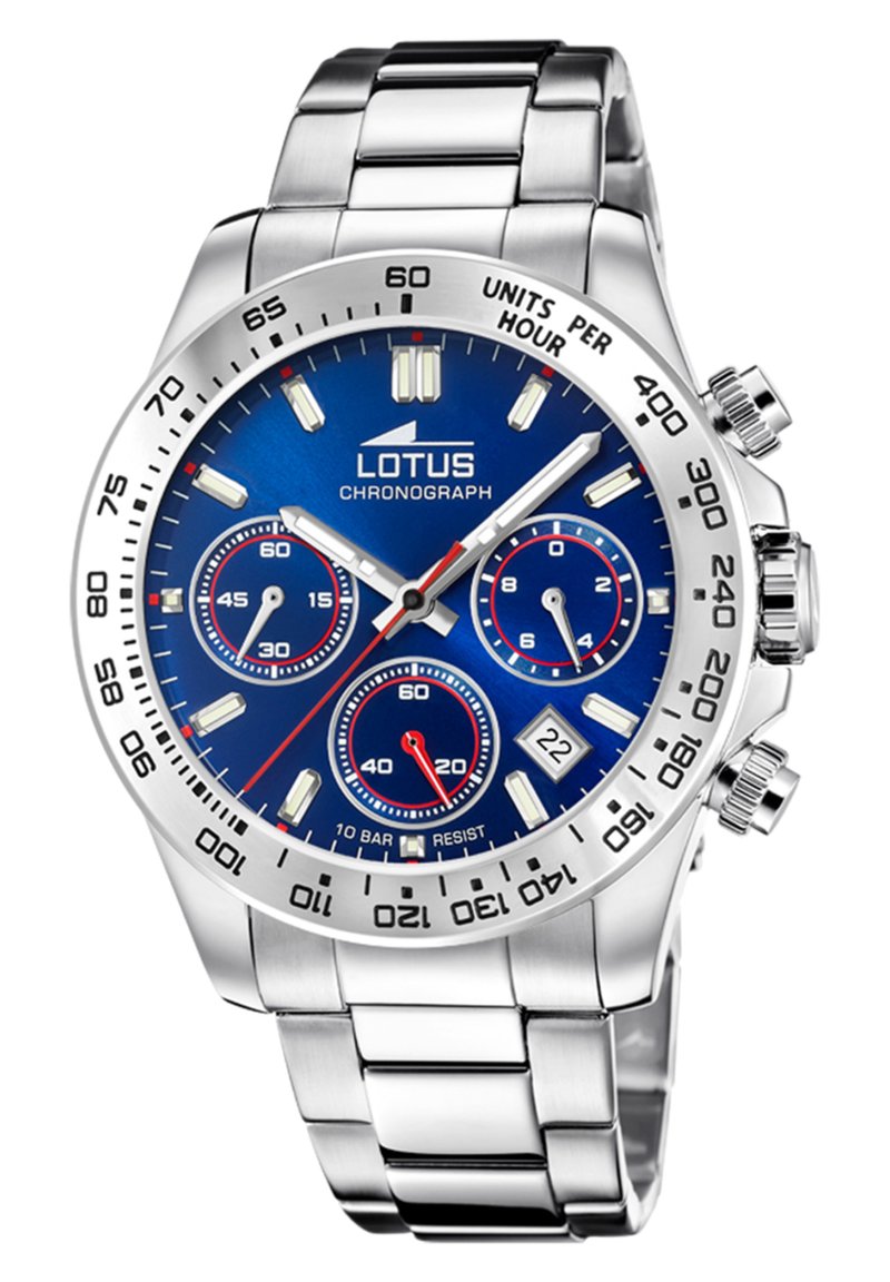 Montre chronographe en acier inoxydable argenté avec un cadran bleu, trois sous-cadrans et un affichage de la date. Elle est dotée de marqueurs luminescents et de boutons de chronographe.