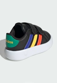 adidas Sportswear GRAND COURT 2.0 - Obuća za bebe - core black   lucid blue   court green