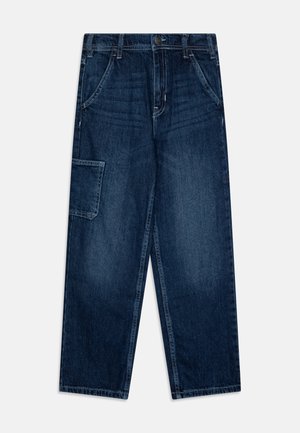 Temno modre denim hlače s širokim krojem, ki imajo sprednje žepke in stranski našitek žep. Naravnost krojena z manjšimi detajli šivanja.