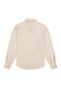 Μπεζ πουκάμισο μακρυμάνικο σε δυτικό στυλ με αιχμηρές λεπτομέρειες στον καβάλο στην πλάτη και μανσέτες με κουμπιά, απλωμένο επίπεδα σε λευκό φόντο.