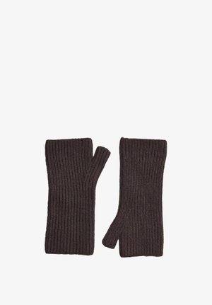 Paar dunkelbraune, gerippte, gestrickte fingerlose Handschuhe mit separaten Daumenöffnungen auf weißem Hintergrund.