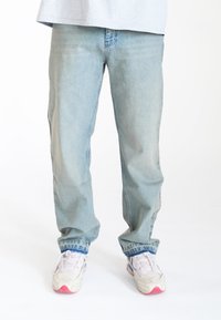 WIDE SLICK - Blugi loose fit - blue sand