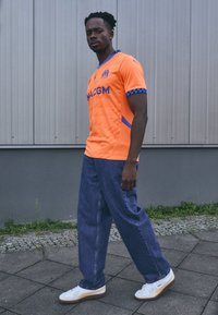 Puma - MARSEILLE THIRD REPLICA - Futbolo marškinėliai - fluro orange pes cayenne pepper racing blue Miniatiūros vaizdas 1
