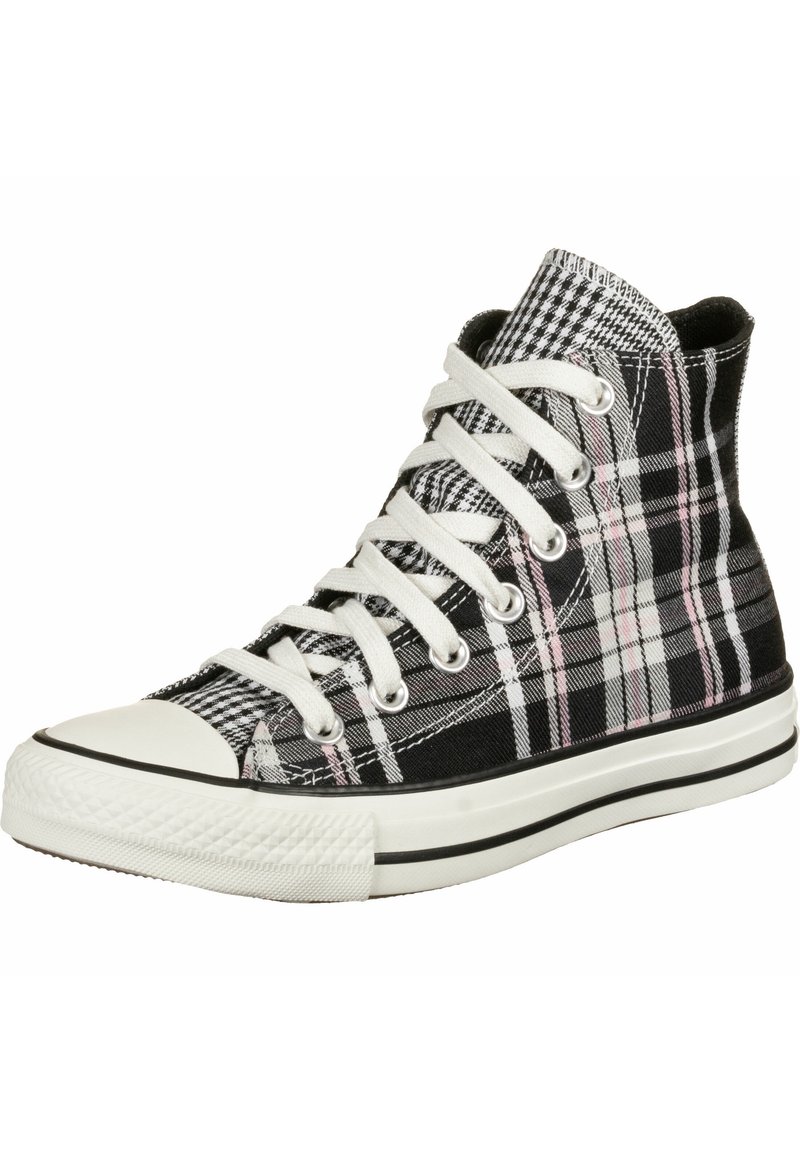 Tenisky s vysokým střihem, které mají černobílý károvaný vzor s růžovými akcenty, bílé tkaničky, zaoblenou špičku a gumovou podrážku.