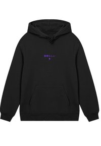 Sudadera negra con bolsillo frontal, que presenta texto japonés en púrpura y un gráfico de estrella. Hecha de una tela suave, diseñada con un ajuste relajado.