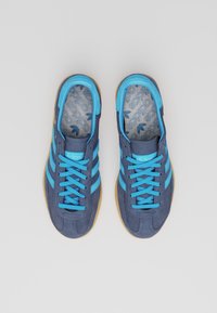 adidas Originals HANDBALL SPEZIAL - Sportcipő - night indigo/bright blue