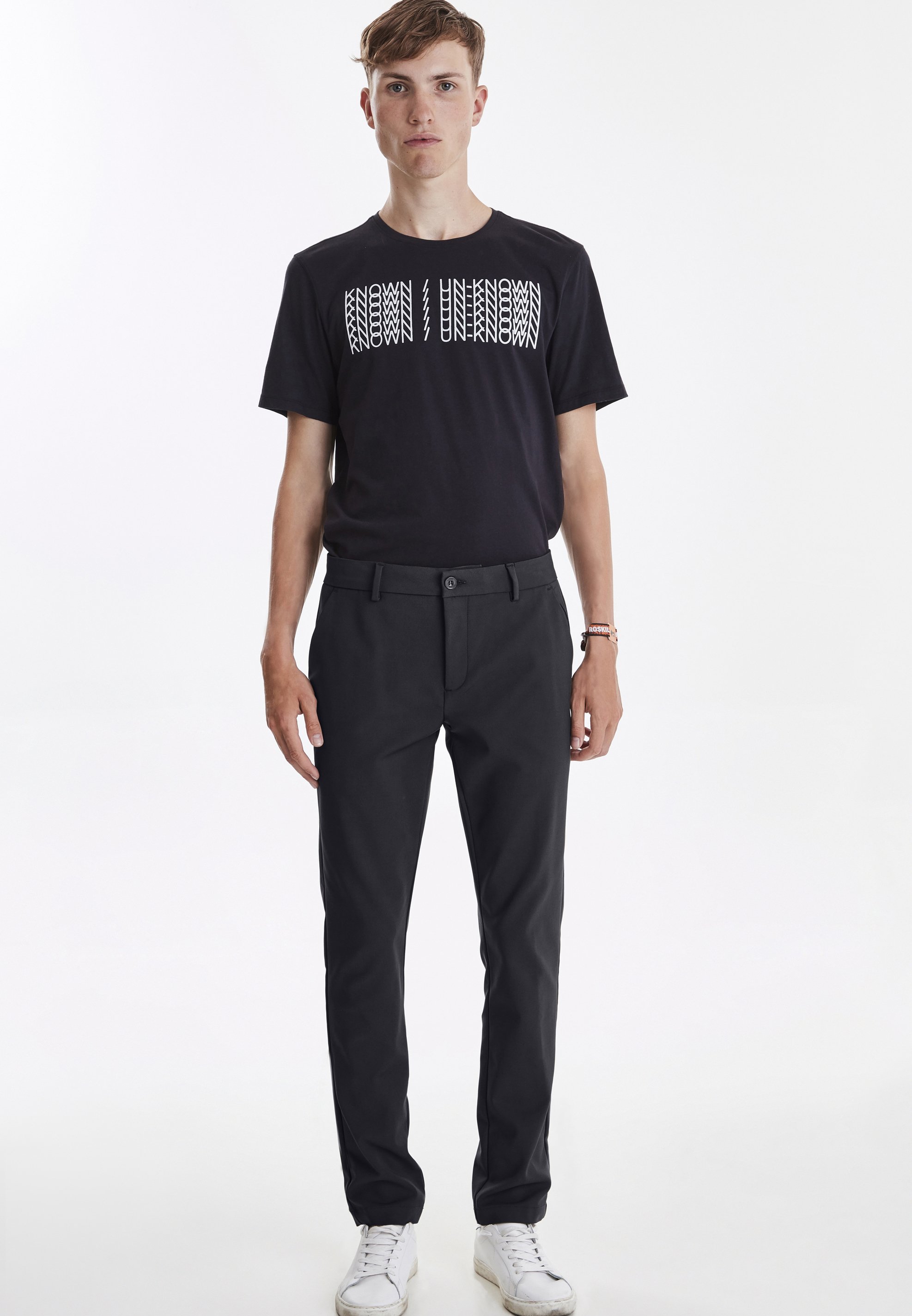 PANTALONES BLACK FRIDAY 2020 - OFERTAS Y DESCUENTOS - Roberto Garrudo