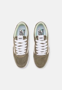 Vans CRUZE TOO UNISEX - Sneakers basse - olive/true white
