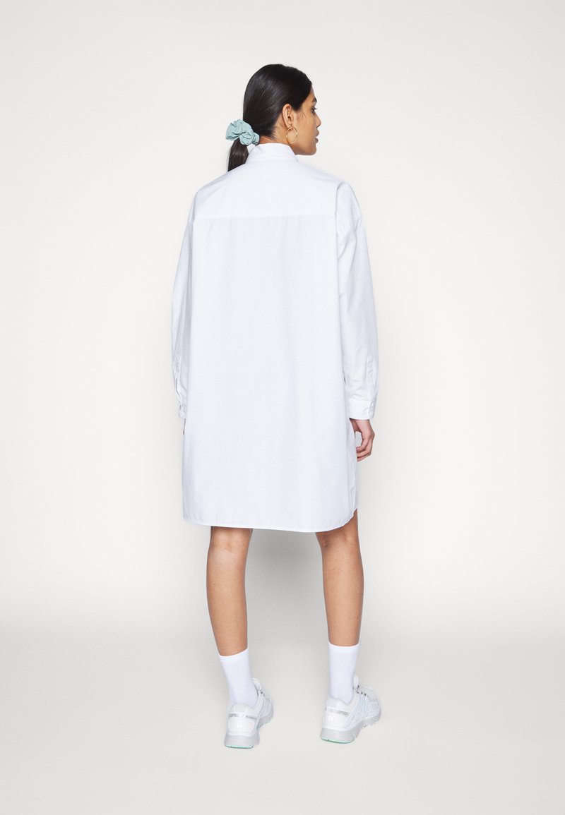 Damen Freizeitkleider | Levi's® SAMARA DRESS Freizeitkleid bright white/weiß - FO19567 Damen Freizeitkleider | Levi's® SAMARA DRESS Freizeitkleid bright white/weiß - FO19567