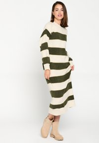 LolaLiza STRIPED - Abito in maglia - khaki med