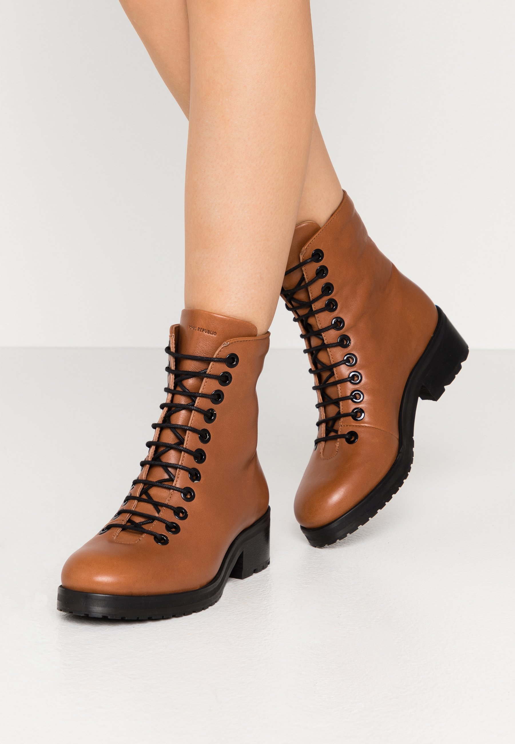 Royal RepubliQ DISTRICT HIKER COMBAT Royal RepubliQ DISTRICT LACE UP BOOT