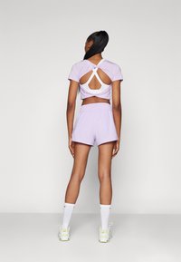Nike Performance ONE 3IN - Sportiniai šortai - lilac bloom/reflective silver