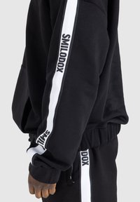 Smilodox TIMI - Hoodie - schwarz
