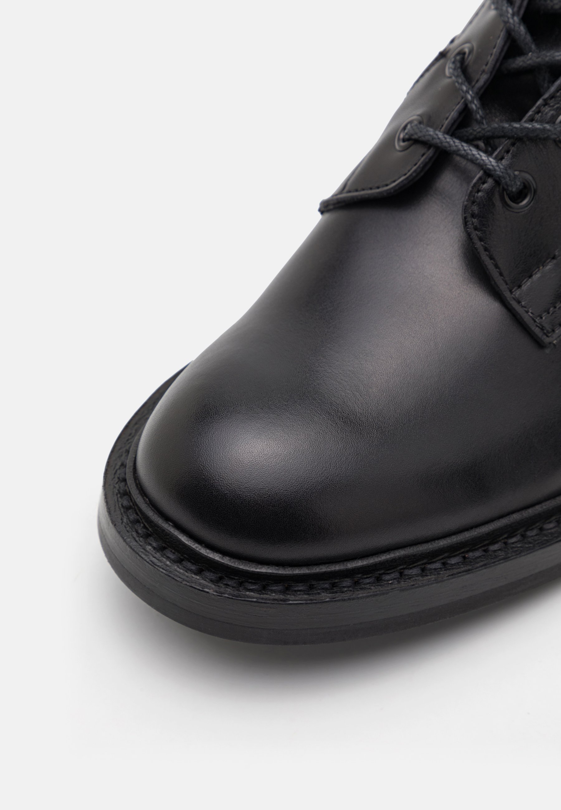 【関税込み】TRICKER'S BURFORD' ANKLE BOOTS Burford Country Boot - Black Calf – R E Tricker Ltd