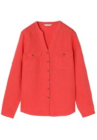Chemise rouge corail à manches longues avec deux poches poitrine et col sans col, fabriquée en tissu léger.