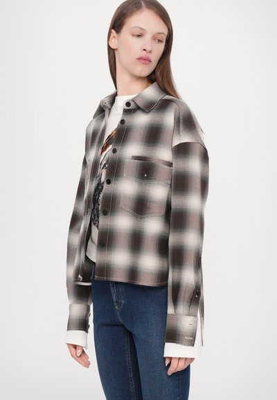 CLOSED CROPPED FRONT OVERSIZED SHIRT - Košilová halenka  - dark raisin red