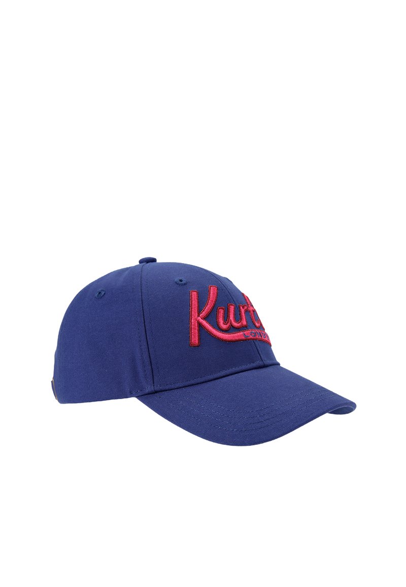 Cappello da baseball blu navy con visiera curva e logo ricamato "Kurt" in rosso. Realizzato in tessuto, presenta fori per la traspirabilità.