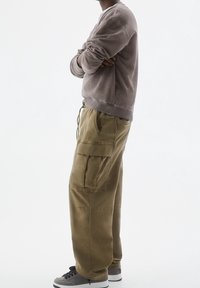PULL&BEAR Pantalon cargo - khaki