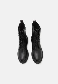 Geox IRIDEA - Stivaletti con plateau - black