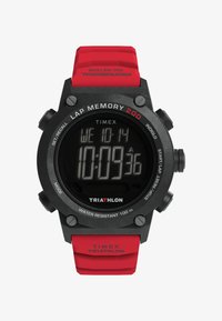 Vald, red and black