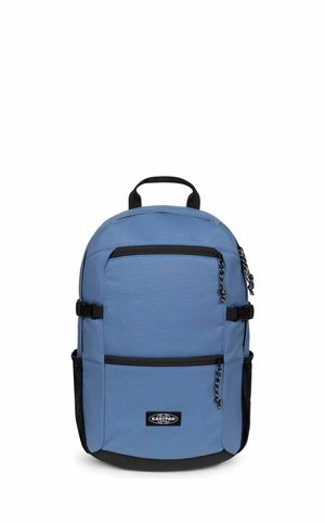 Sac à dos Eastpak bleu avec fermetures éclair noires, poches latérales, poignée supérieure et écusson logo sur la poche avant sur fond blanc.