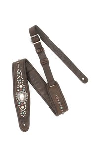 Cintura per chitarra in pelle marrone con decorazioni in metallo, superficie testurizzata e fibbia regolabile per adattare la lunghezza.