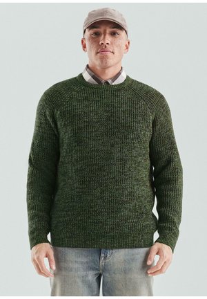 - Sweter