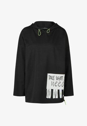Zwarte hoodie met lange mouwen, neongroene trekkoorden en een witte patch aan de voorkant met de tekst "Take What I Need" en afscheurbare tabs.