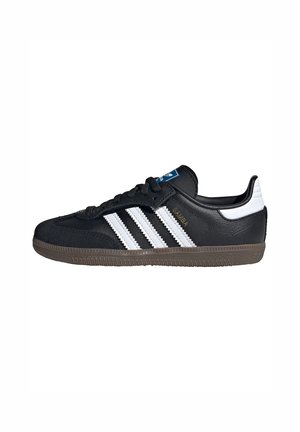 Sneaker low - core black cloud white gum