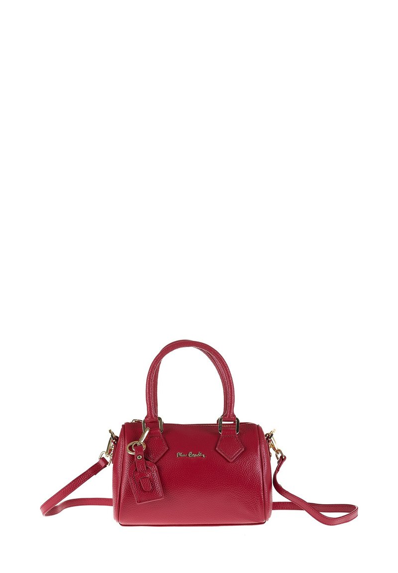 Borsa a mano in pelle rossa con due manici corti, una tracolla removibile e accessori in oro. Presenta una superficie texture e un piccolo cartellino.