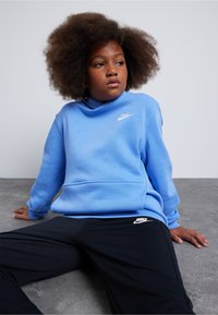 pull nike bleu