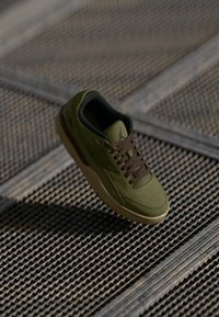 Jordan JORDAN FLIGHT COURT Trainers medium olive/black/khaki
