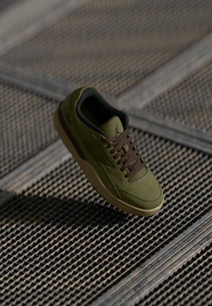 JORDAN FLIGHT COURT - Tenisice - medium olive/black/khaki/baroque brown