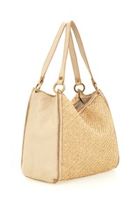 Borsa tote beige intrecciata con pannelli laterali in pelle e due manici in pelle attaccati da anelli dorati.