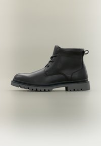 Επιλέχθηκε, black