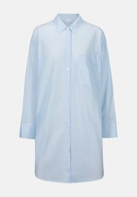 Chemise rayée bleu clair en coton, avec un devant à boutons, un col, des manches longues et une poche poitrine unique.