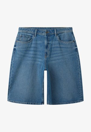 Keskmise sinise teksade lühikesed püksid, millel on viis taskut, vööaasad, nööpkinnitused ja õrnalt pleekinud detailid reite esiküljel.