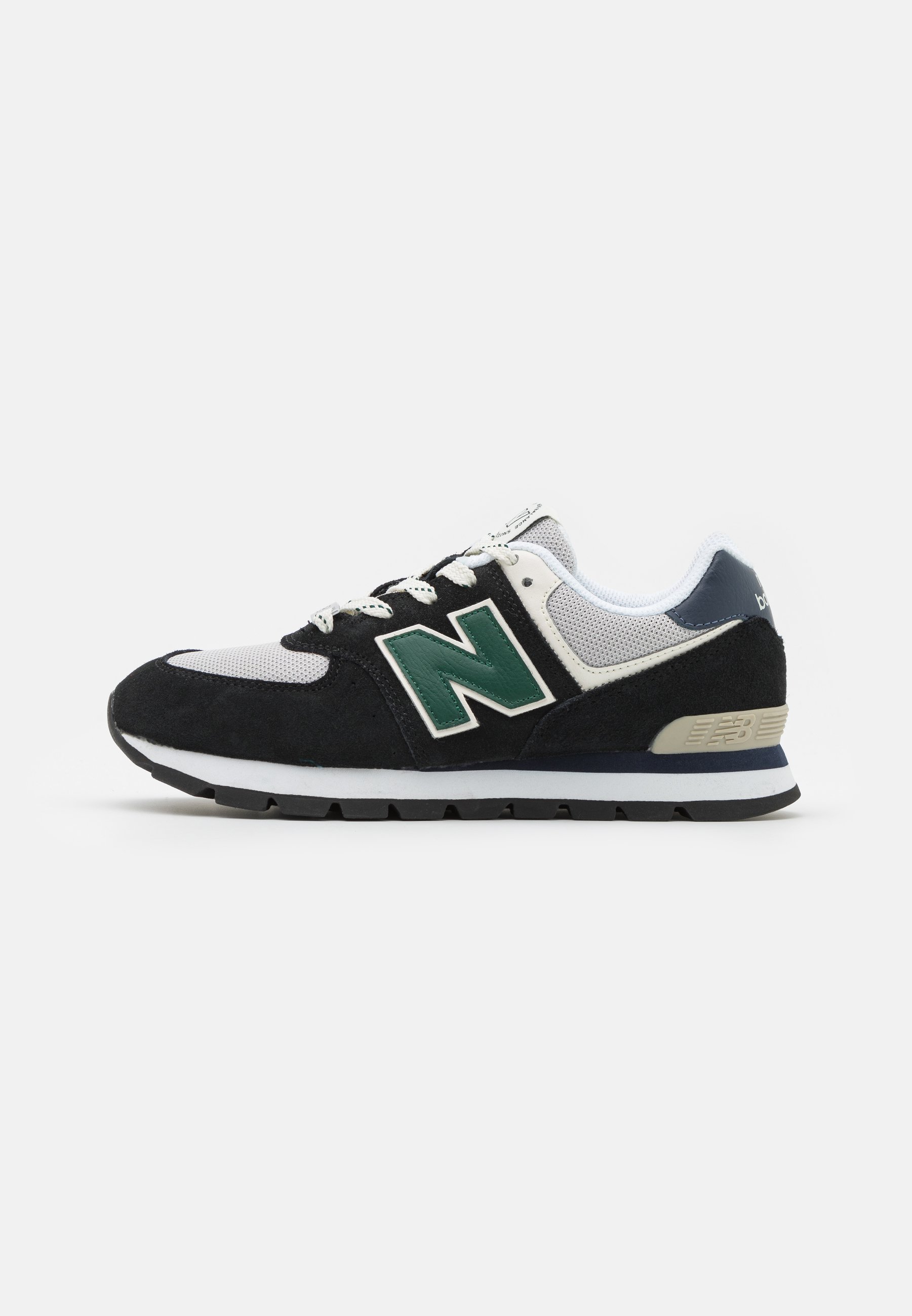 black new balance trainers