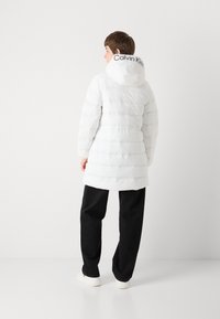 Calvin Klein Jeans Vinterkåpe / -frakk - snow white