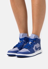 Jordan High-top trainers - blue