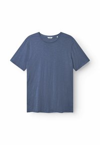 Kék, rövid ujjú, kerek nyakú póló, könnyű, texturált anyagból, enyhén egyenetlen szegéllyel és látható logók vagy minták nélkül.
