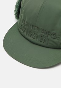 Carhartt WIP OLTEN EAR GUARD UNISEX - Šiltovka - duck green