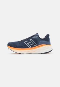 New Balance FRESH FOAM X MORE V4 - Sapatos para corrida em estrada - eclipse